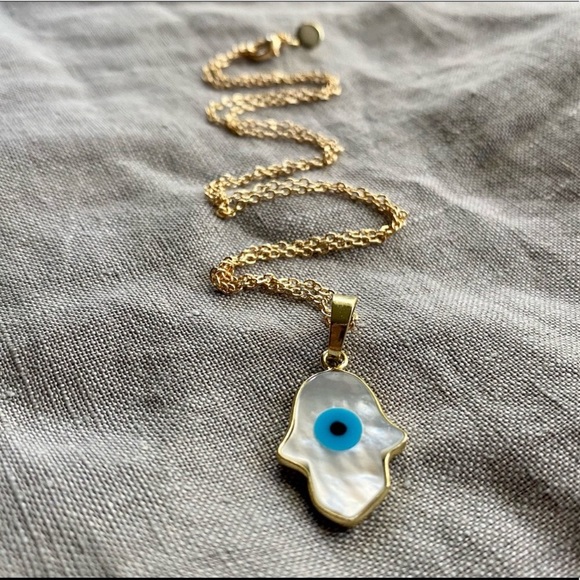 Hamsa Carved Shell Evil Eye Necklace - Picture 5 of 6